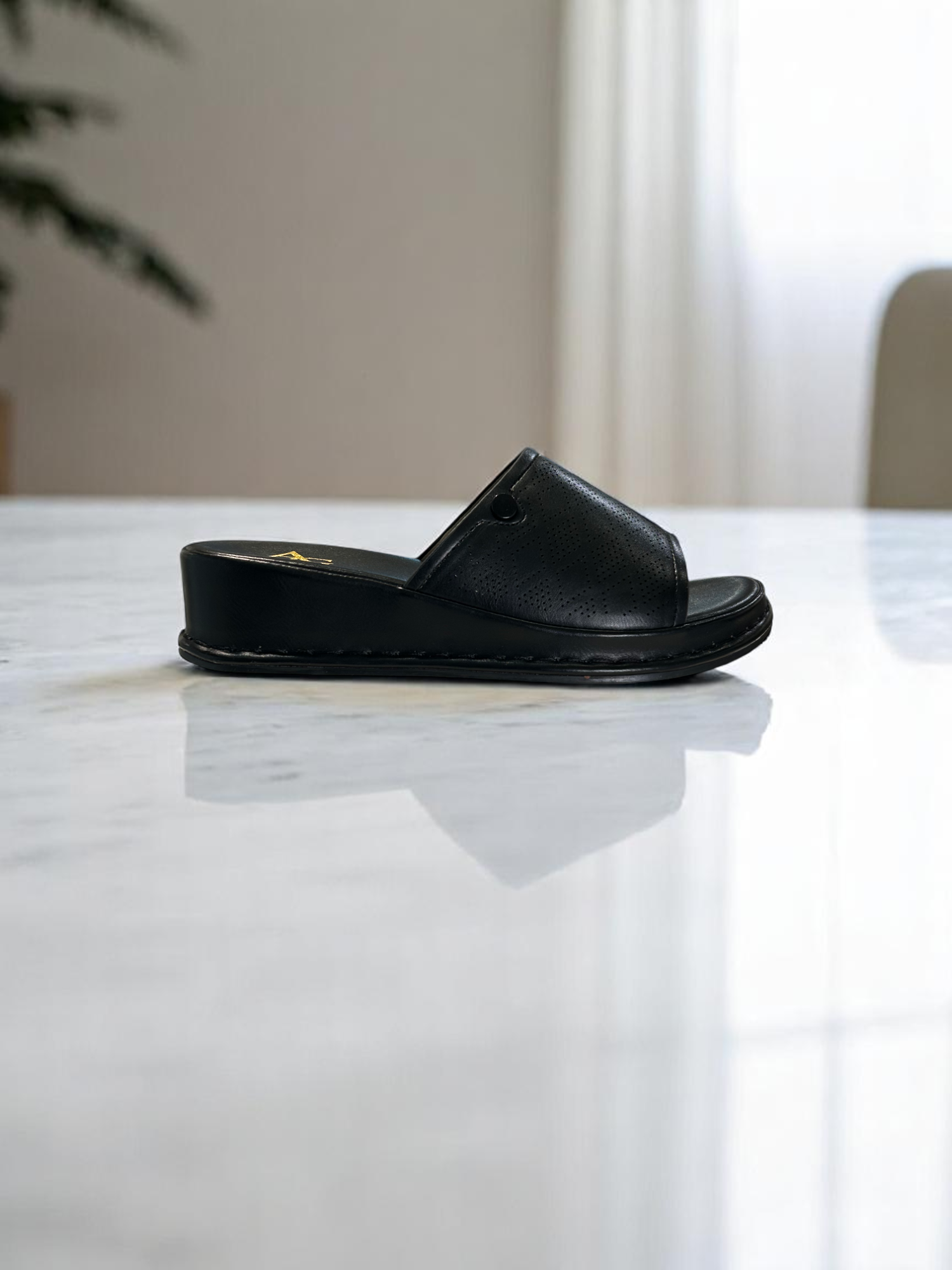 Stilla Italy Black Slipper
