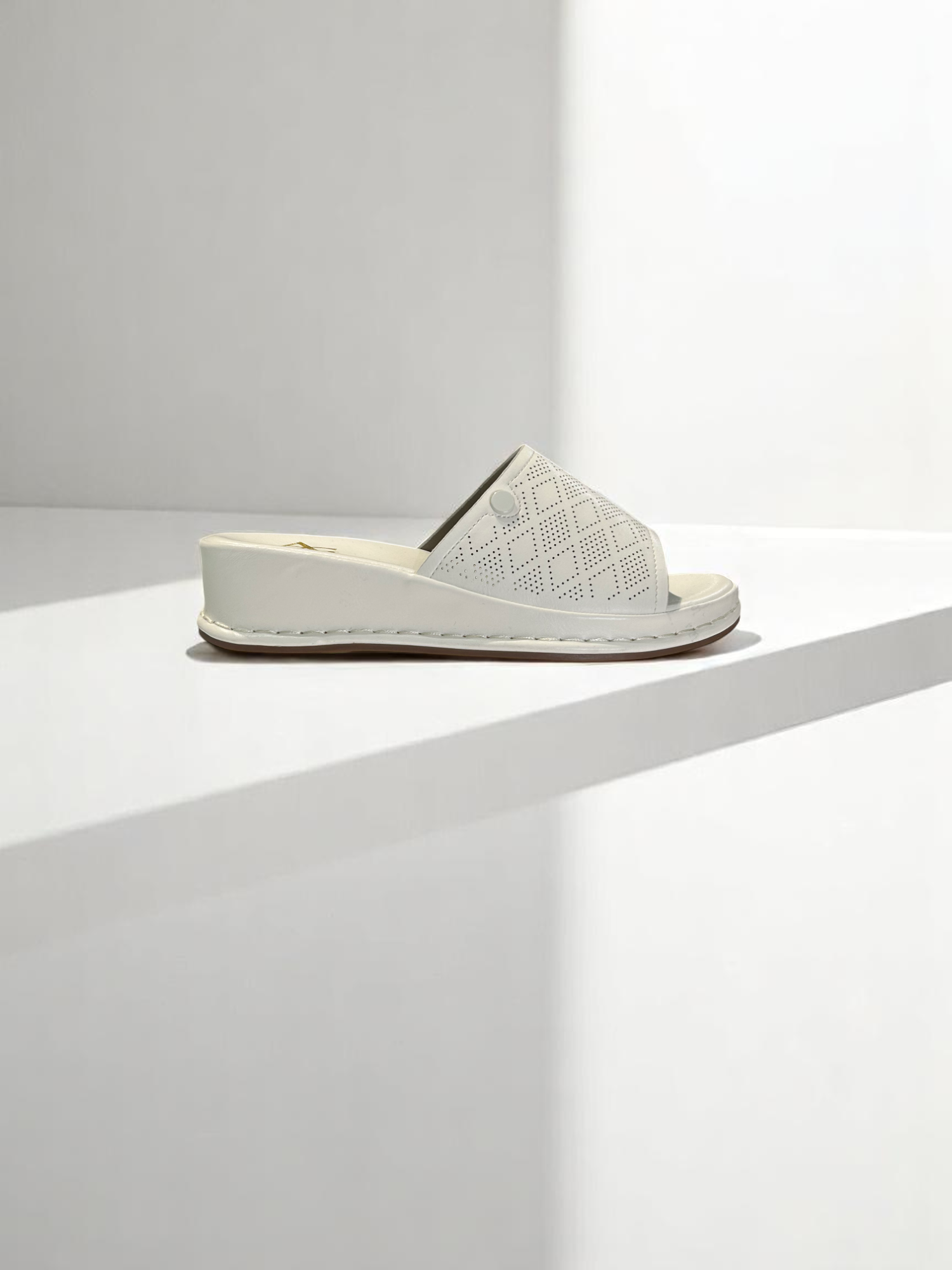 Stilla Italy White Slipper