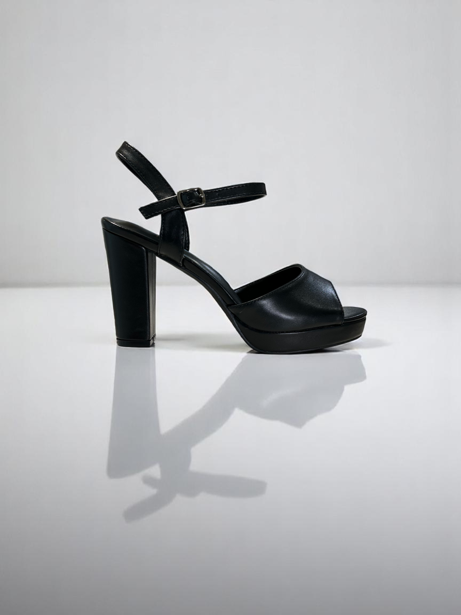 Stilla Italy Black Heels
