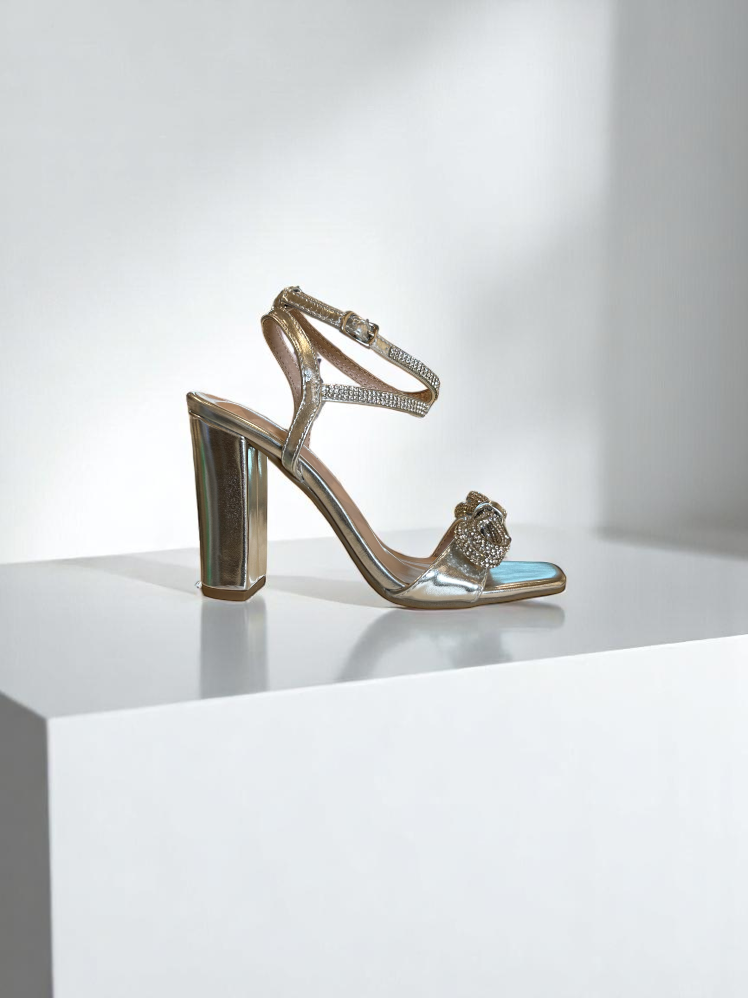 TOP MODA Silver Heels